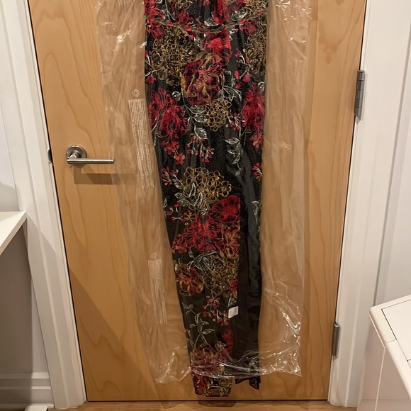 NWT Marchesa Notte Floral-embroidered side-slit gown - Picture 5 of 7
